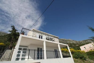 Golden SeaView Holiday Home