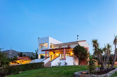 Superb villa,with amazing seaviews & huge pool!