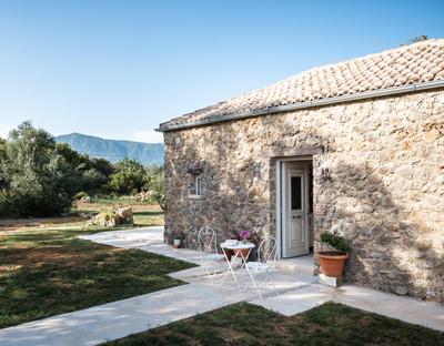 The Wild Cyclamen stone house and estate