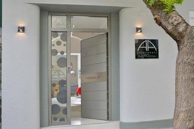 Alekos Apartments 2 Netflix, Self Check-In