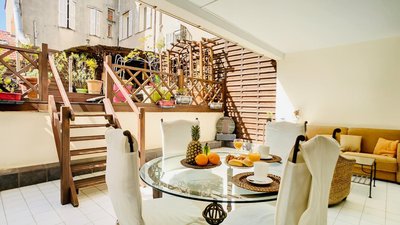 Cannes : superbe terrasse rue d'Antibes