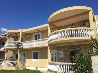 Studio apartmani DENNUS