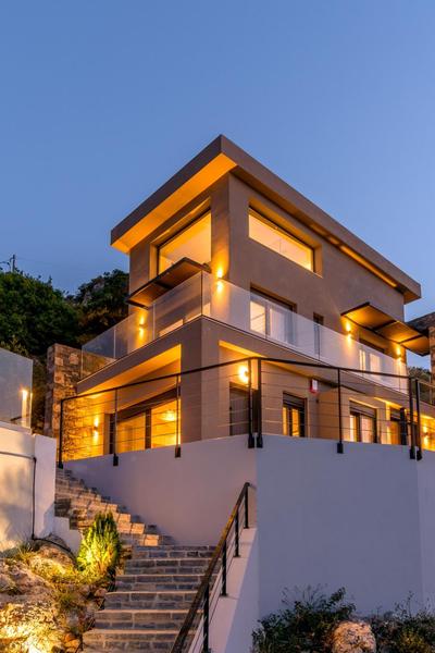 Beachfront Villa Phi φ