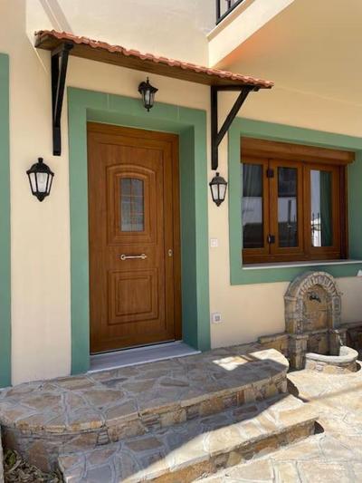 Dimitris place