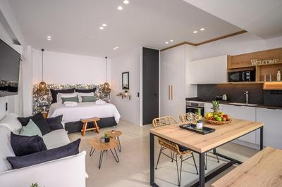 Talise I Modern & Luxury Suite just 2 minutes from the beach