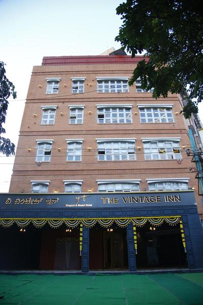 FabHotel Prime The Vintage Inn