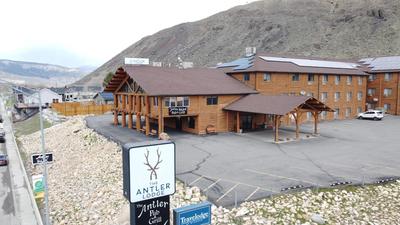 The Antler Lodge - Gardiner