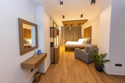 Centrally Elegant Suite by Acropolis
