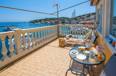 "OceanBreeze'' Studio