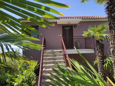 Apartman Lamia na uzvisini s pogledom na more