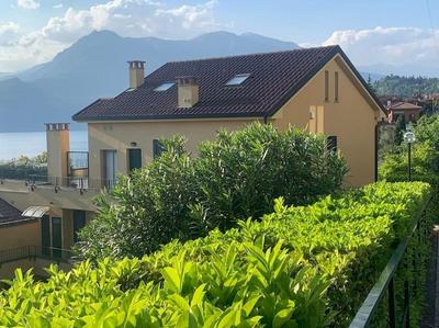 Il terrazzo sul Lago