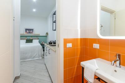 Lovely and tiny Pied-à-terre in the City center