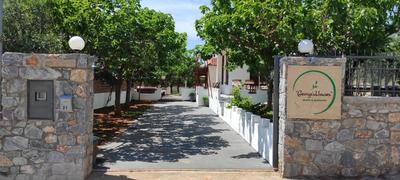 Georges Houses Mani