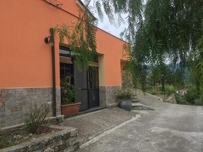 HOST4U - Olivo Al Mare Beautiful Apartment with Outside Area and Private Parking in Dolcedo