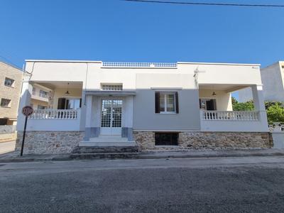 Hall Apartments & Rooms - by Avelink