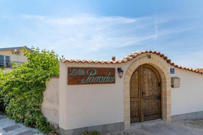 Villa Little Paradise with a private pool, 4 bedrooms, 2 living areas, 3km from the beach in Marina