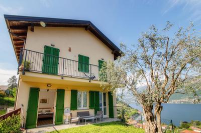 OLIVE TREE LAKE VIEW APARTMENT