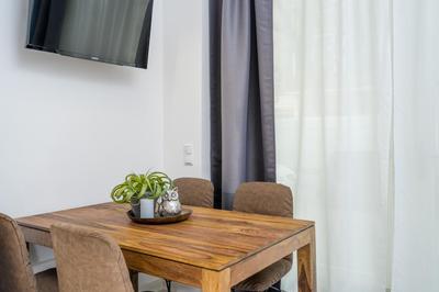 The Lohmeyerstr I, lovely 1 BR, group & family friendly, 2 - 4 Guests, SELF CHECK IN