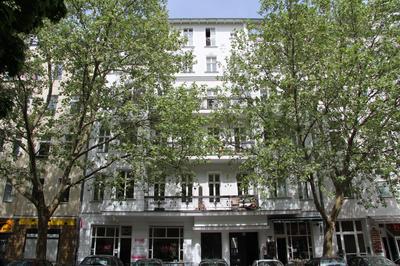 Nollendorf Apartments - 1 separate bedroom and 1 living room with sofa bed in Motzstraße