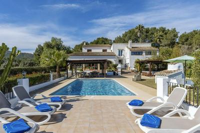Casa Rosalia by Aguilarent