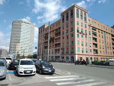 LA LANTERNA DI ANGELO rent rooms and apartments free parking on the street front