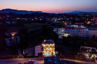 Old Cinema Suites - Stylishly Decorated Retreat with Pool or Jacuzzi by the Sea in the Heart of Laganas Βy Villa Mana Gers