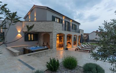 Villa Ajda with heated privat pool, jacuzzi, sauna, 4 bedroom, 4 bathroom