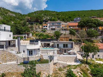 Villa Stella with 32 sqm private heated pool Jacuzzi Sauna Media room 3 bedrooms
