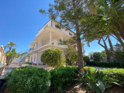 200m from the Sea - Large Private Patio with BBQ