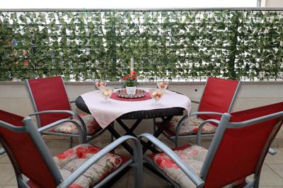 Apartment Oasis with free parking on premises