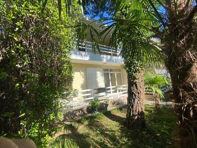 A cozy duplex in the Lalzi Bay