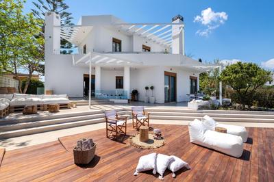 Love White Villa