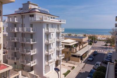 Rubino Apartments a 100 passi dal mare - P r a t u r e c c i Group