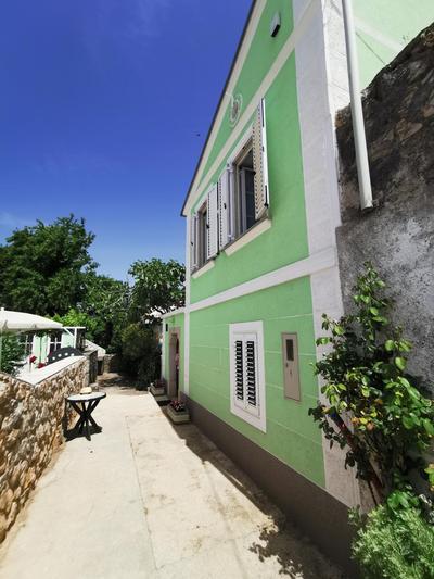 House Green Point