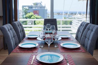Luxurious 3-Bedroom Seaside Retreat Fully Renovated in 2025