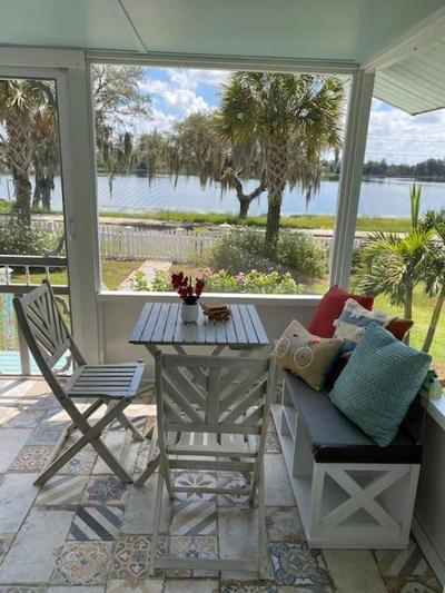Charming 1935 Florida Cottage overlooking Lake Tulane