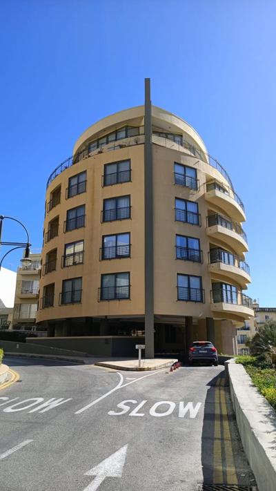 Elegant one bedroom apartment with terrace in uptown Portomaso DDIF1-4
