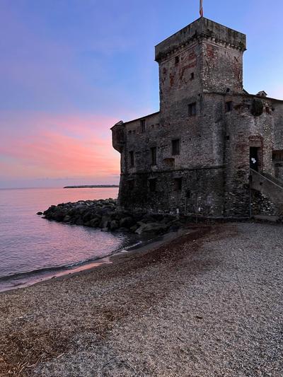 WELCOME RIVIERA -TORRE D'AVORIO APPARTAMENTO 126 mq piu'terrazzo25 mq - totalmente rinnovato- 250 m dal centro - parcheggio a pagamento 15 euro al giorno d