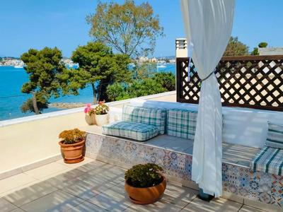 Sea Breeze - Home with a View