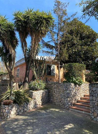 Lovely Villa in Cuma