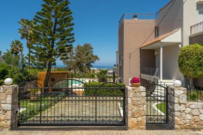 Chania Elite Homes, Enjoy a Chic Oasis by the heated Pool