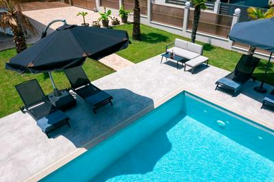 Villa Liana, Private Villa with Pool and Garden