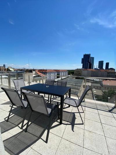Apartment for 6 with Terrace & Air Conditioning near Metro U3