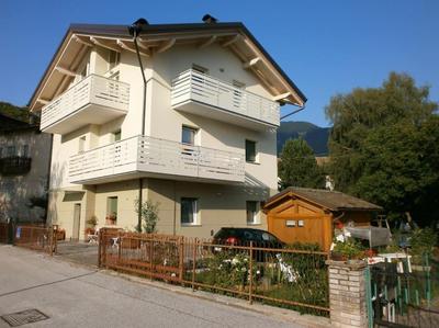 Appartamento luminoso, giardino, vista Dolomiti.