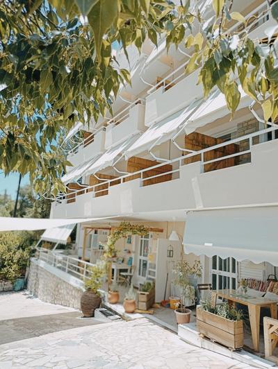 Heras Garden