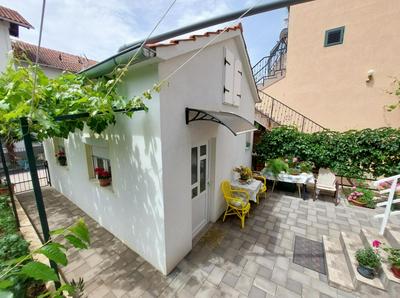 Apartment Garden house