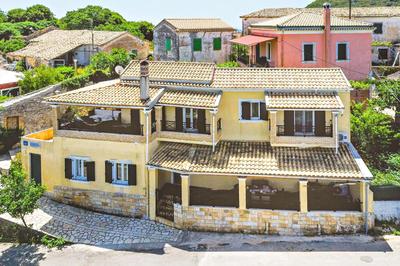 Rafaela's cottage House