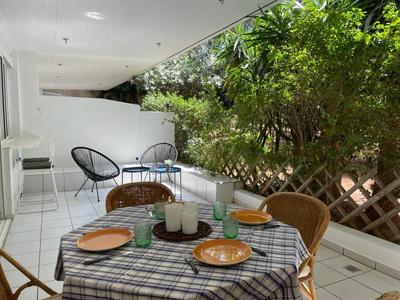 Vouliagmeni‘s Secret Garden near the Sea