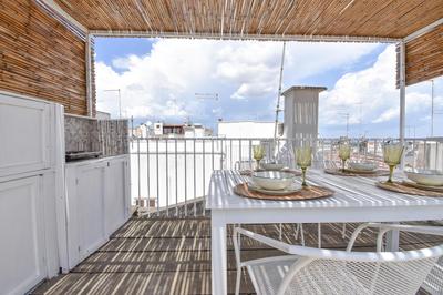Mina's roof apartment terrace: whit sea view