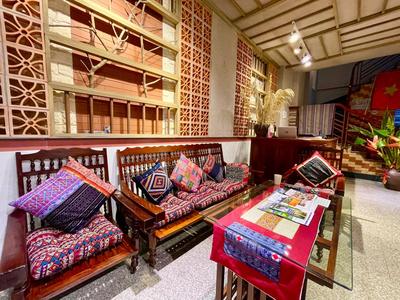 Lan home- Jeep Tour, Motobike tour, rental motobike, private car Cao Bang